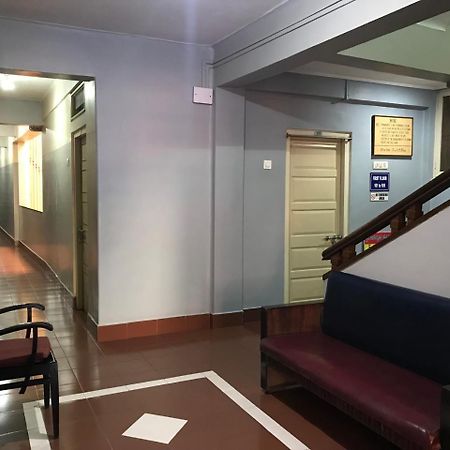 Hotel Satkar Cafeteria Белґаум Екстер'єр фото