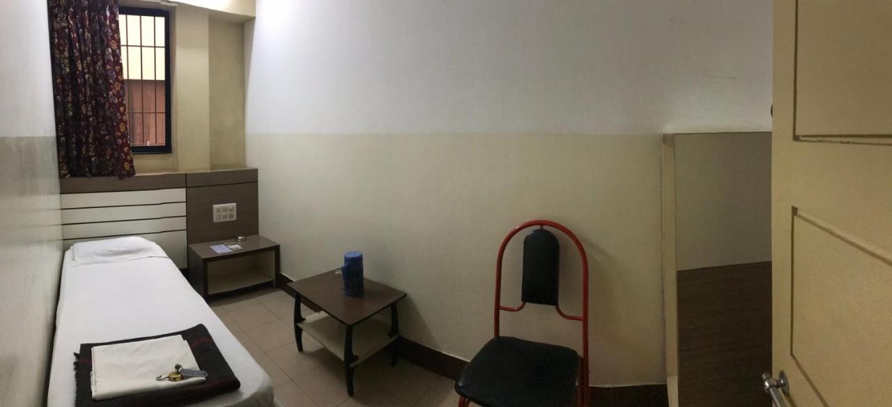 Hotel Satkar Cafeteria Белґаум Екстер'єр фото