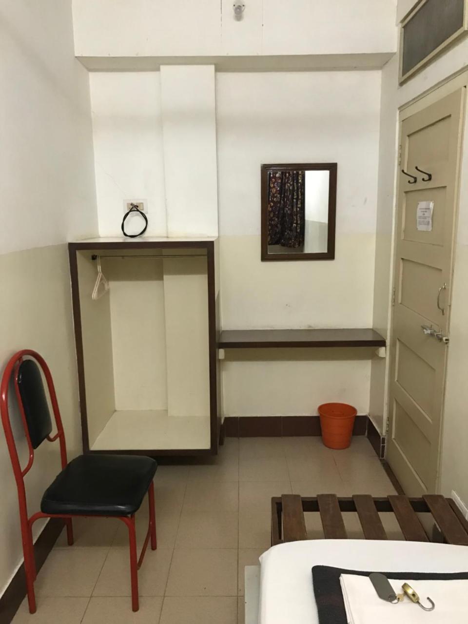 Hotel Satkar Cafeteria Белґаум Екстер'єр фото