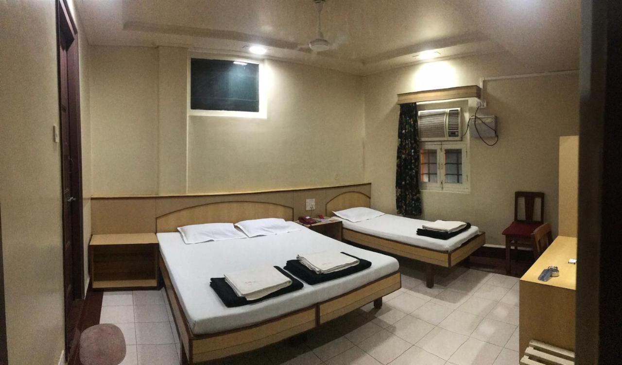 Hotel Satkar Cafeteria Белґаум Екстер'єр фото