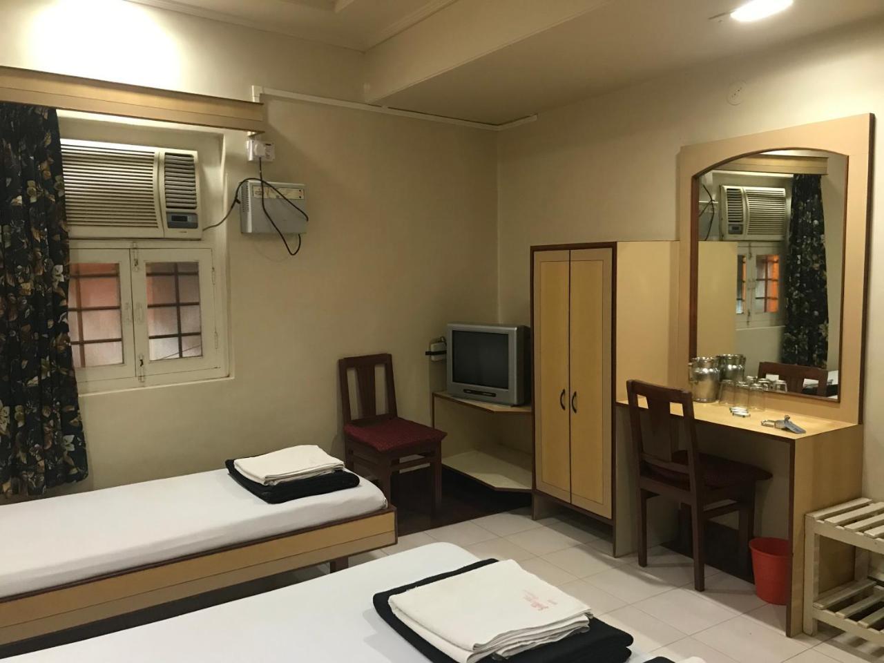 Hotel Satkar Cafeteria Белґаум Екстер'єр фото