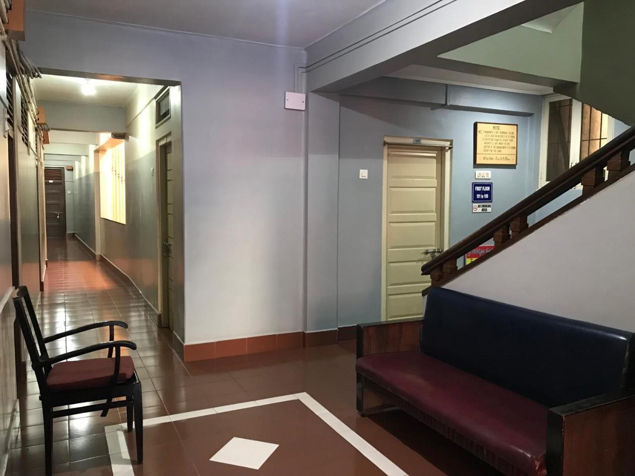 Hotel Satkar Cafeteria Белґаум Екстер'єр фото